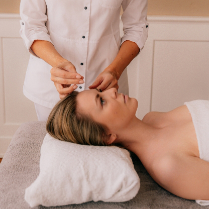 Séance d’acupuncture visage Aculift, lifting naturel du visage sans injections